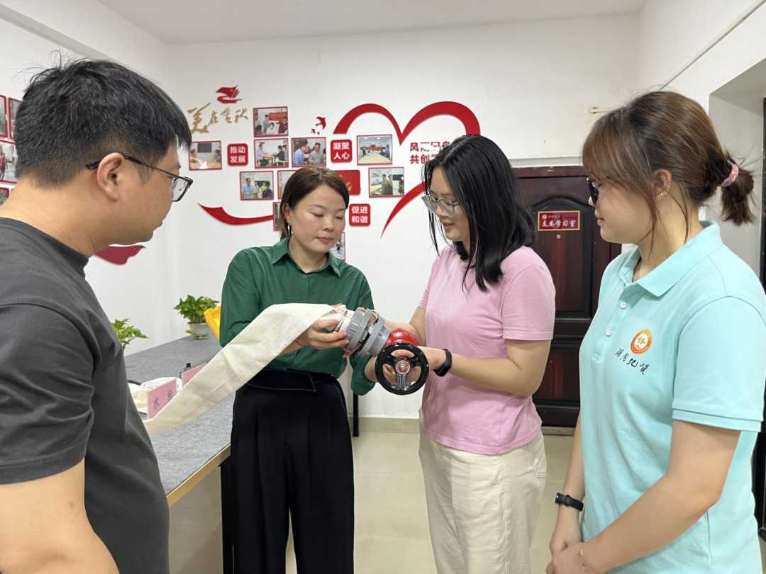 从“说教”到“实操”！这个社区建立应急教育实践基地