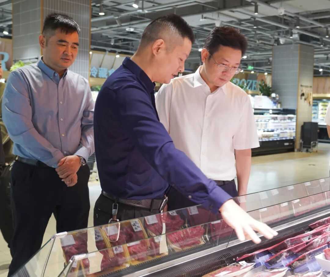 黄军其督导检查节前安全生产、食品安全包保工作