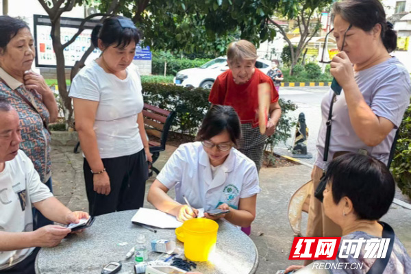 “健康锦囊”进圭塘，街坊邻里共赴“养生课堂”