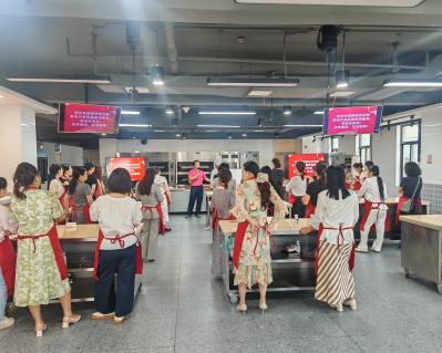 “焙”感温暖，凝聚“她”力量！雨花区妇联组织执委开展烘焙体验活动
